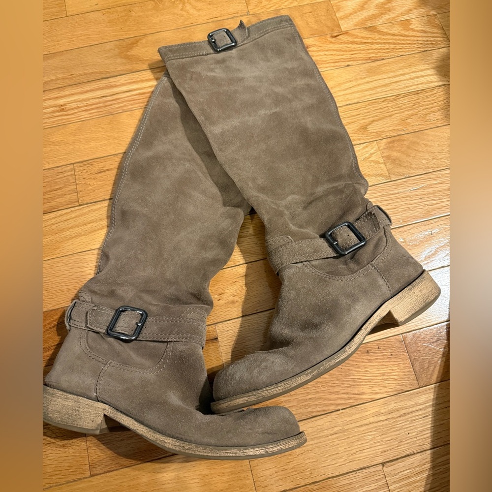 Kenneth Cole Reaction Taupe Suede Tall Buckle Boots | Women’s Size 6‎